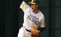 鷹21歳右腕、剛速球ストラックアウト“16枚抜き”にファン絶賛「コントロール抜群」
