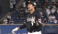 鷹・柳田が思わず「あ、ヤバい」　ファンも爆笑した“伝説”珍プレーに再脚光