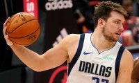 【NBA】「ハドウケン！」　相手の意表突くドンチッチの“強肩アシスト”に米感嘆「レーザーだ」
