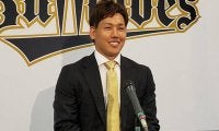 オリ吉田正、入団6年目野手最高の2.8億円でサイン　「1個でも多くタイトルを」
