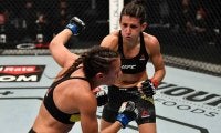 波紋呼んだ審判の“不可解行動”　勘違いのUFC女子選手が当惑「2度KOした気がする」