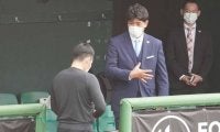 侍ジャパン稲葉監督が楽天キャンプ視察　松井＆浅村らと会話、田中将大への発言注目