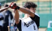 ロッテ藤原は大人になった？　練習後の1枚にファン「いい具合に色気が…」