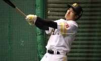 鷹・柳田悠岐「全集中！ゴミ柱！」　室内での打撃練習で高谷と爆笑掛け合い