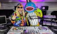 ロッテ「謎の魚」、デビュー曲名決定に「DO DANCE!!」　DJ KOOさんに挨拶