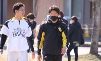 コロナ禍で奔走する新人広報　元鷹選手・西田哲朗氏が裏方転身を決断した感謝の思い