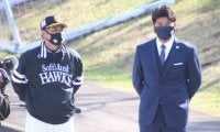 侍J稲葉監督「オリンピック期待しているよ」　リハビリ中の鷹・柳田を直接激励
