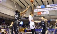 アルバルク東京が最終クォーターに長距離砲で突き放しシーホース三河に快勝、1勝1敗の痛み分けに