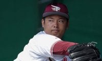 楽天の守護神松井、初登板の誤算と収穫…　思わぬ寒気、捕手との呼吸も合わず