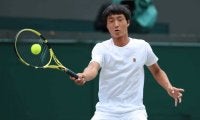 日本テニス界期待の17歳 望月慎太郎、ATPツアーデビュー戦はほろ苦い完敗
