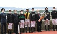 【JRA】西浦勝一厩舎の転厩馬一覧　テリトーリアルは野中厩舎、ブラックムーンは辻野厩舎へ