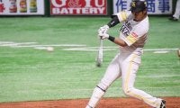 鷹・上林、開幕スタメンへまた打った！　先制2ランで実戦10試合連続安打、打率.636に