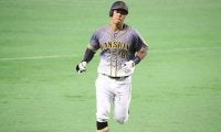 阪神ドラ1佐藤輝、初OP戦で2安打デビュー　初打席アーチが決勝弾となり鷹に勝利