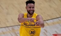 【NBA】191cmカリーが宙を舞う　美アリウープに米ファン魅了「小さい男が飛んだ」「凄いな」