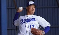 「綺麗」「勉強になる」まさに糸を引く球筋、中日11勝右腕の“美キャッチボール”