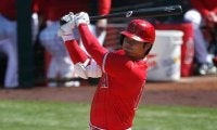 【MLB】大谷翔平、“軽く当てた”逆方向弾に米驚愕「飛ばす力見せた」「驚異的な数字を残す」