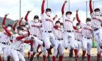 高校野球の儀礼的なものをなくす。早大の「補欠主将」が聖カタリナで取り組んでいること