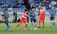 サムライブルーが日韓戦制す！デビュー者多数の日本代表が山根、鎌田、遠藤のゴールで3発快勝！《国際親善試合》