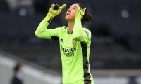 女子の“ノースロンドン・ダービー”でアーセナルGKが驚愕の3連続セーブ！「レノより上手い」