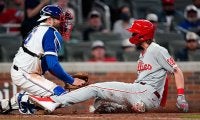 【MLB】「史上最悪の判定」「勝利が盗まれた」　“疑惑のホームイン”に辛辣な声