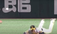 鷹・今宮健太、またまた超絶美技　二遊間ゴロ好捕→座ったままスローに球場どよめき