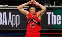 渡邊雄太がラプターズとNBA本契約を締結「努力し続けたかいがありました！」