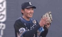 「うめぇ…それだけ」「守備範囲どんだけ」　同僚拍手、西武源田の“バック走”美技
