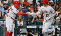 【MLB】「打球音は別格」「次元が違う」　大谷翔平、左手突き上げた“確信V弾”に米衝撃
