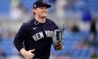 【MLB】完全にスーパーマン「なんてキャッチだ」　空中で横一文字の“今季最高”ダイブ