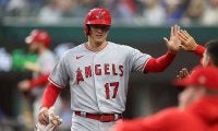 【MLB】大谷翔平、誰も予想できないバント安打に米ファン興奮「何でもできる」「サイボーグ」