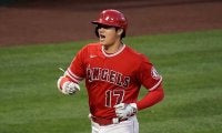 【MLB】大谷翔平が盟友の頭をなでなで　10号弾祝うほっこりシーンに米虜「これは私のタイプ」