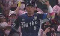 「上手すぎて鷹ファンも拍手」　西武源田、颯爽と現れ強奪した“激走スラキャッチ”