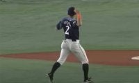 日ハム杉谷の美技が「普通に上手すぎ」　振り向きざま“ジャンピング送球”に拍手喝采