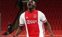 アヤックス、ライプツィヒ移籍決定の逸材FWブロビーと一転して再契約？