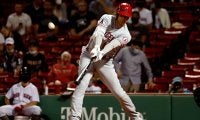【MLB】大谷翔平、泳いだ“モンスター越え弾”に敵地記者も唖然「片足かつ、片手で運んだ」