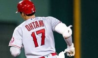 【MLB】大谷翔平、右手一本も確信の表情　打球見送る貫録姿に米興奮「普通ならサードフライ」