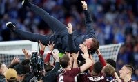 FAカップ初制覇のレスター、ロジャーズ監督はサポーターに感謝「3万人もいるように感じた」
