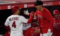 【MLB】大谷翔平の頭をくしゃくしゃ　仲良し遊撃手との関係にファン注目「このやり取り感動」