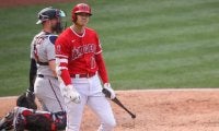 【MLB】大谷翔平、3打席連続空振り三振　際どい判定に打席で首を傾げ不満げな表情