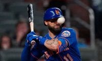 【MLB】151キロ顔面死球で鼻は曲がり、両目に青あざ…　痛々しい姿にファンも震撼