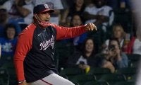 【MLB】激怒のベース引っこ抜き、判定不服で大暴れの指揮官に米笑撃「彼しかやらない！」