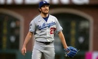 【MLB】「ボリューム上げて」　5勝目バウアー、敵地ブーイングを煽る余裕の“挑発ポーズ”