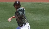 【MLB】ダルビッシュ、内角えぐる“ギリギリ154km”　高速変化に米反響「見事で凄い」「驚異」