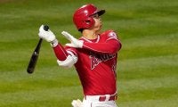 【MLB】大谷翔平、強烈15号でコーチに“貫禄の指差し”　別角度映像に米興奮「この才能の力」