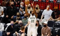 バックスが突破に王手…レイカーズとナゲッツは勝利数で一歩リード／NBAプレーオフ