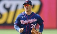 【MLB】大飛球追った直後「災難は突然降りかかる」　赤っ恥の“激突”が「笑いすぎて泣ける」