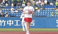 五十嵐亮太氏も舌を巻いたモー娘。牧野真莉愛さんの渾身始球式　「1番が左打者なので…」