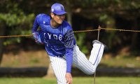 母親からは「和田毅になれ」　DeNA、福岡出身左腕・坂本が鷹相手に6回無失点の快投