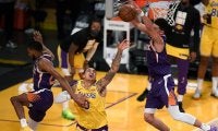 サンズが昨季王者レイカーズを破り地区準決勝へ…ナゲッツも1回戦突破／NBAプレーオフ