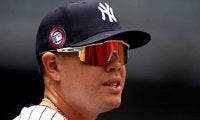 【MLB】内野手がネットに頭から突入　宙に浮いた“ダイブの瞬間”に米衝撃「空中を泳いでる」